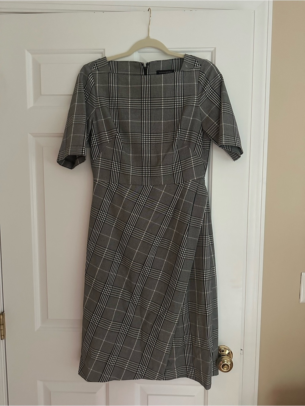 Banana Republic Size 4 Work Dress (vintage 2010s)